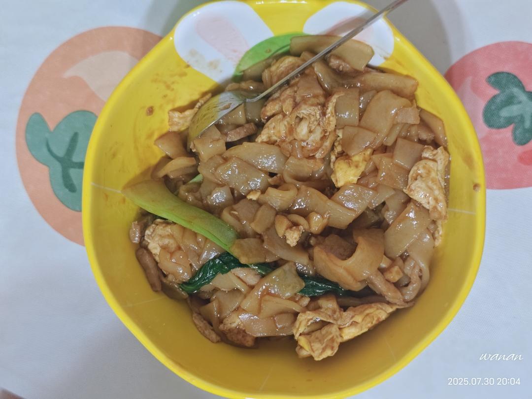 路边摊的炒河粉