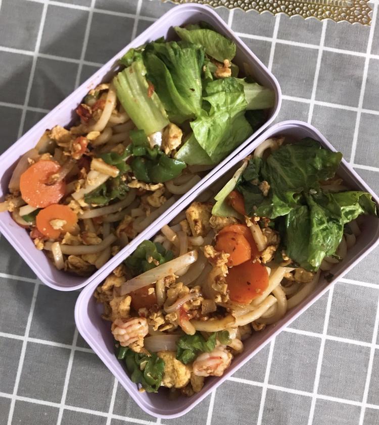 蔬菜鸡蛋炒乌冬（快手减脂餐)