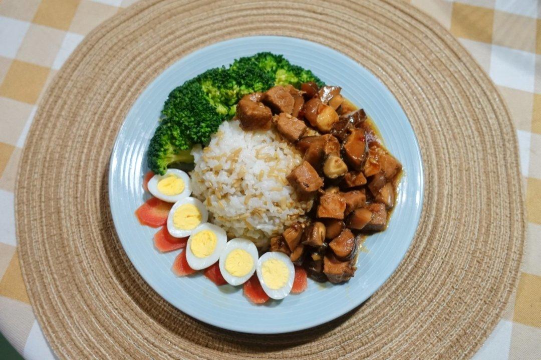 【卤肉饭】