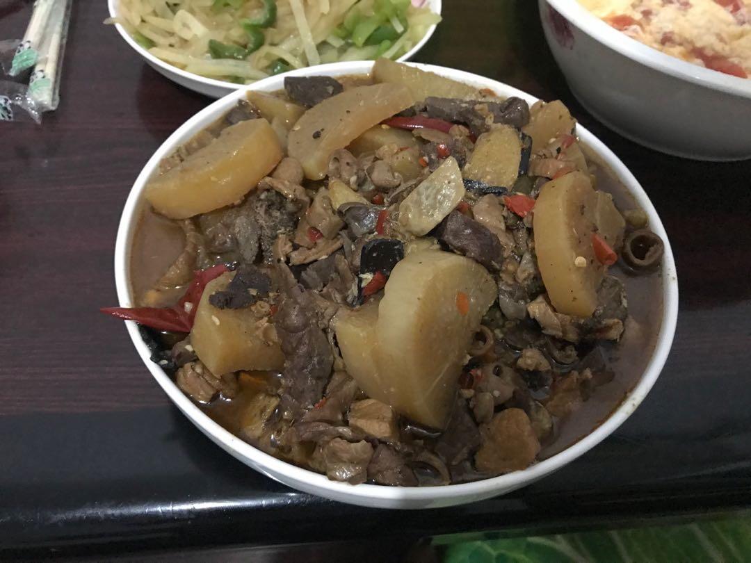 牛杂炖萝卜