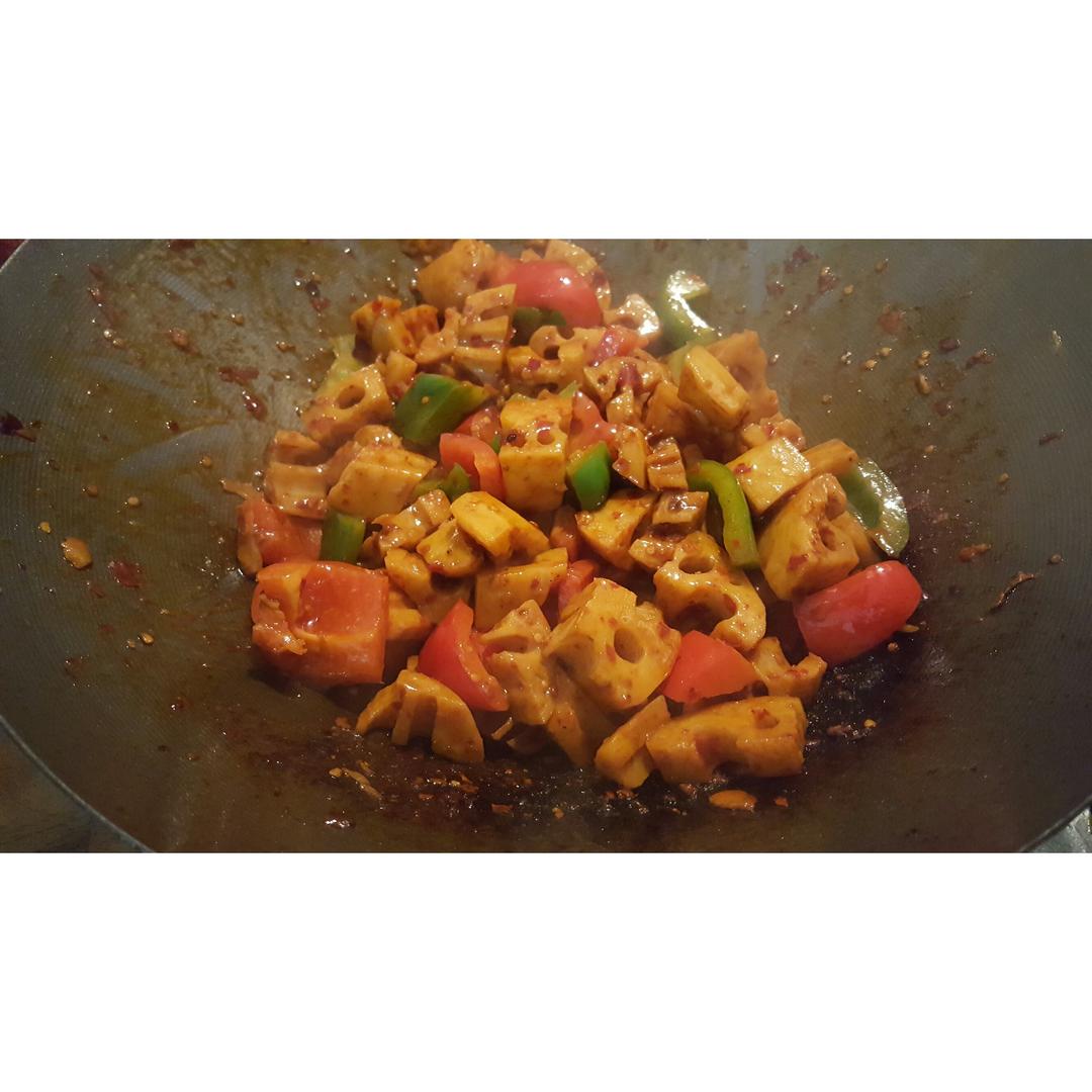 老干妈素炒藕丁