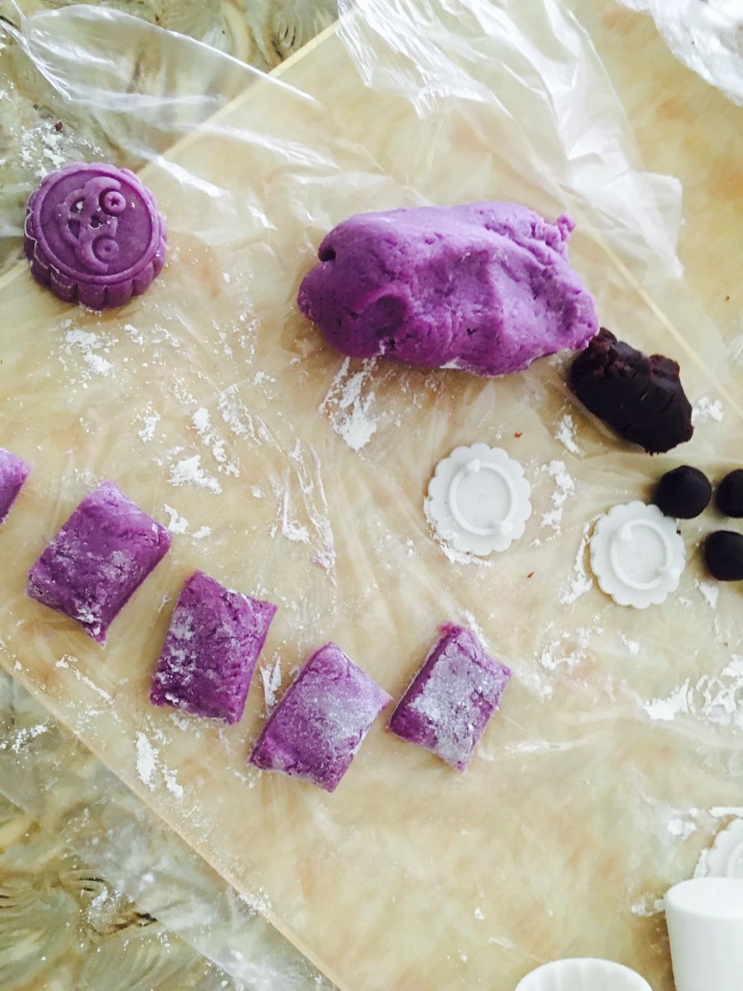 简易版紫薯冰皮月饼的做法 步骤6