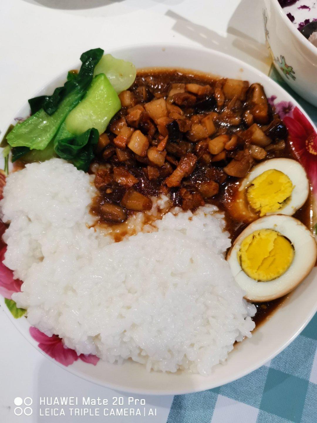 洋葱酥卤肉饭