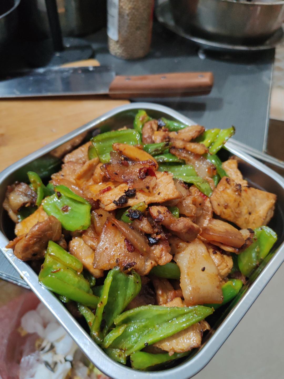 家庭版小炒肉，青椒五花肉，肥而不腻下饭菜，鲜辣香