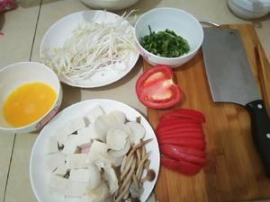鲜美菌菇三鲜汤的做法 步骤1