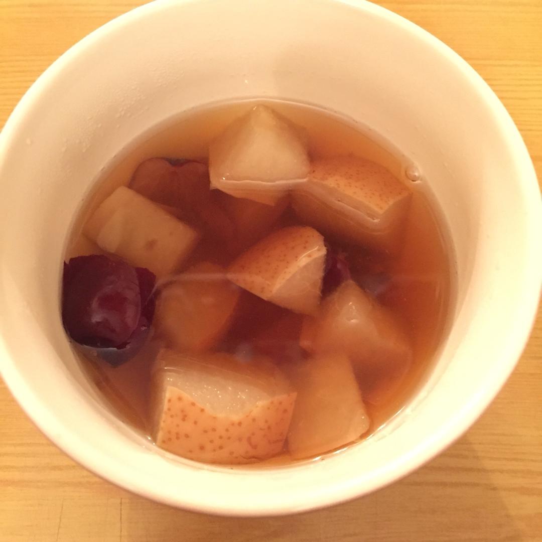 红枣冰糖炖雪梨