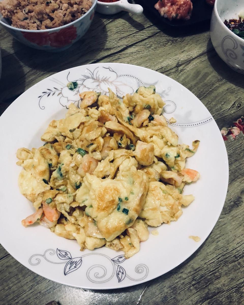 厨师长教你：“虾仁滑蛋”的家常做法，充满嫩滑饱满的口感