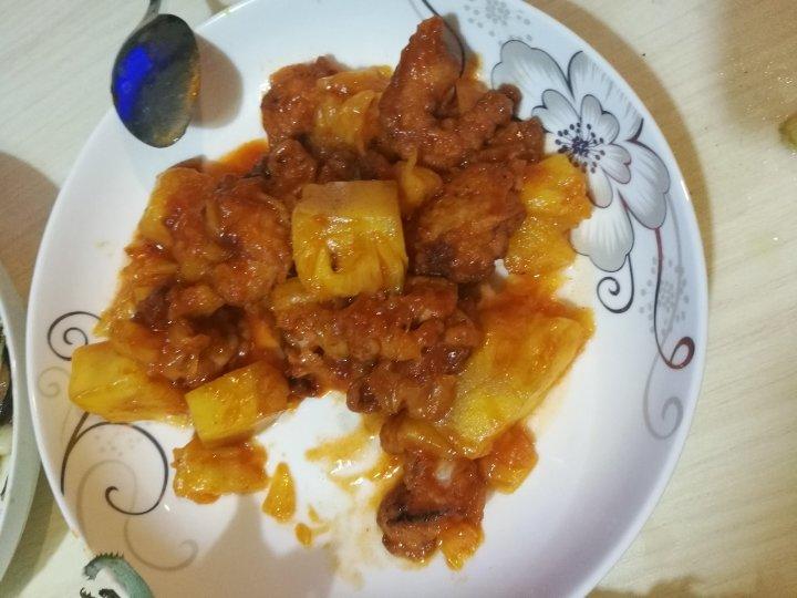 挑逗味蕾的菠萝咕咾虾