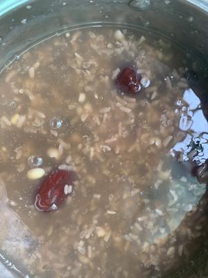 红豆薏仁粥的做法 步骤2