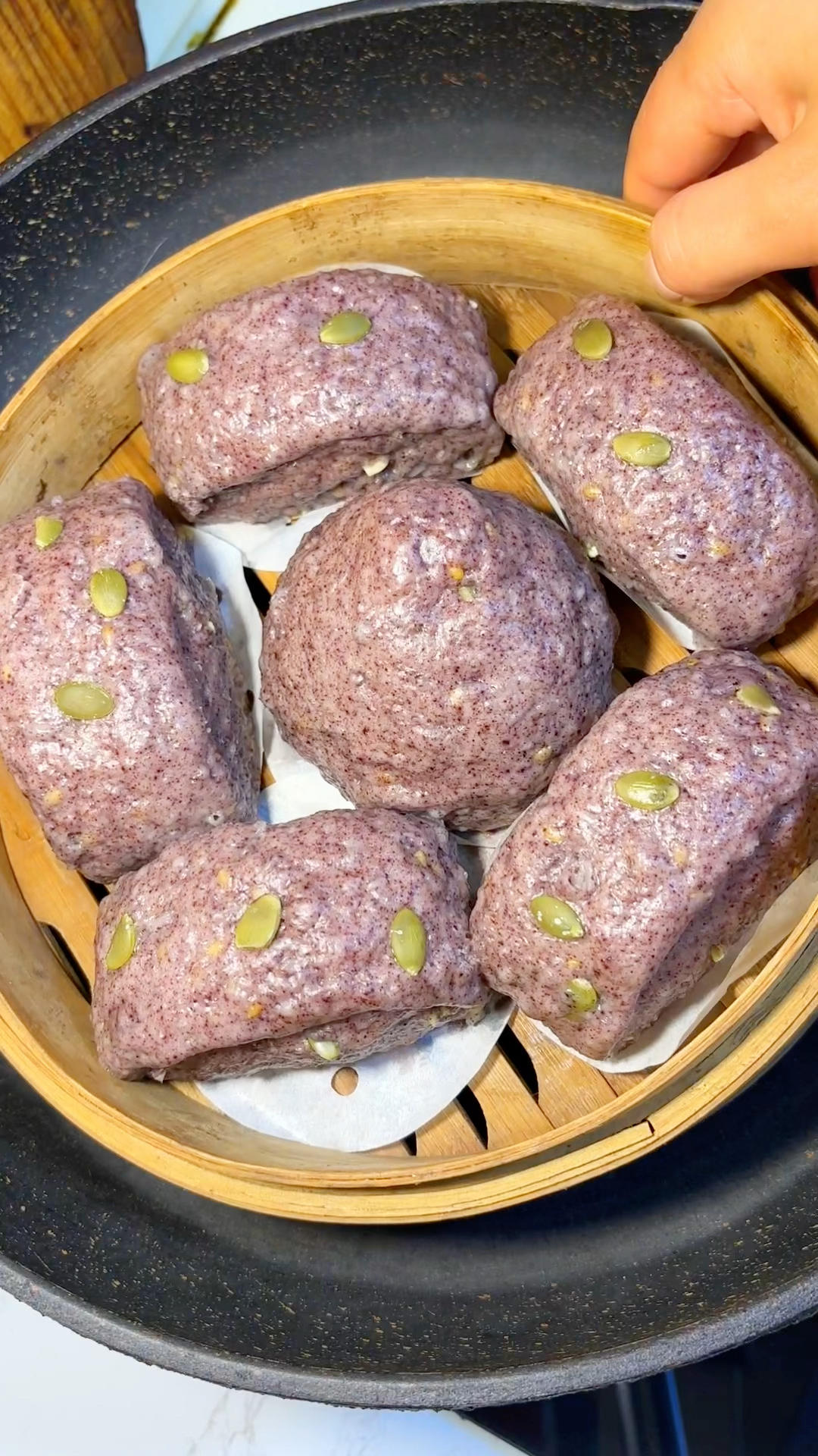 这是一款专属于女生的馒头，种子馒头的做法