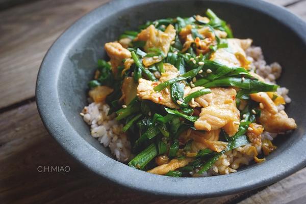 猪肉泡菜盖饭