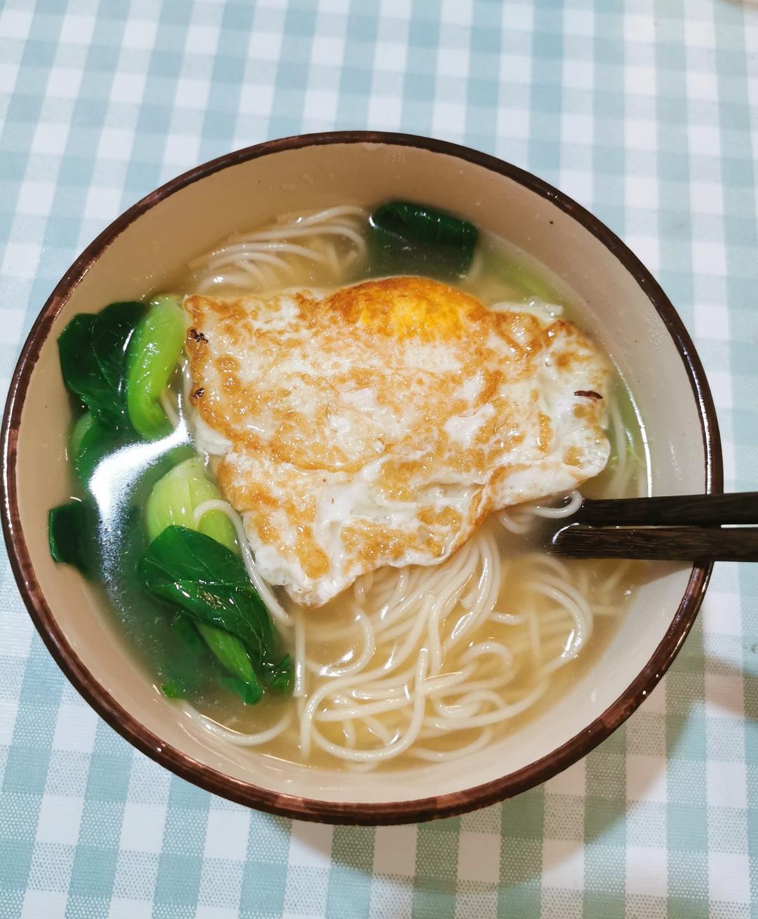 卡妈私房菜~青菜鸡蛋面（汤面）