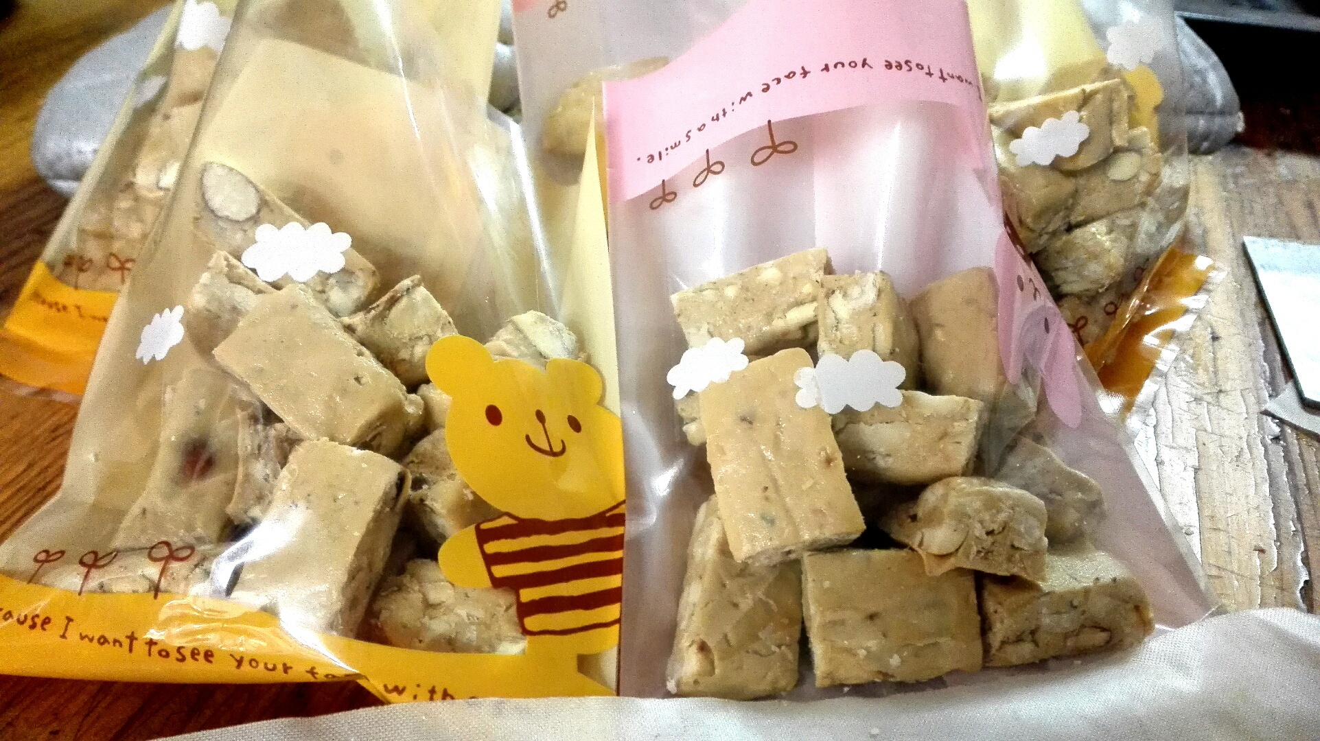 超详细TIPS—自制超美味牛轧糖（熬糖版），秒杀棉花糖版