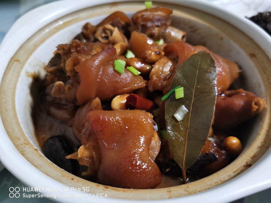 流口水的黄豆炖猪蹄