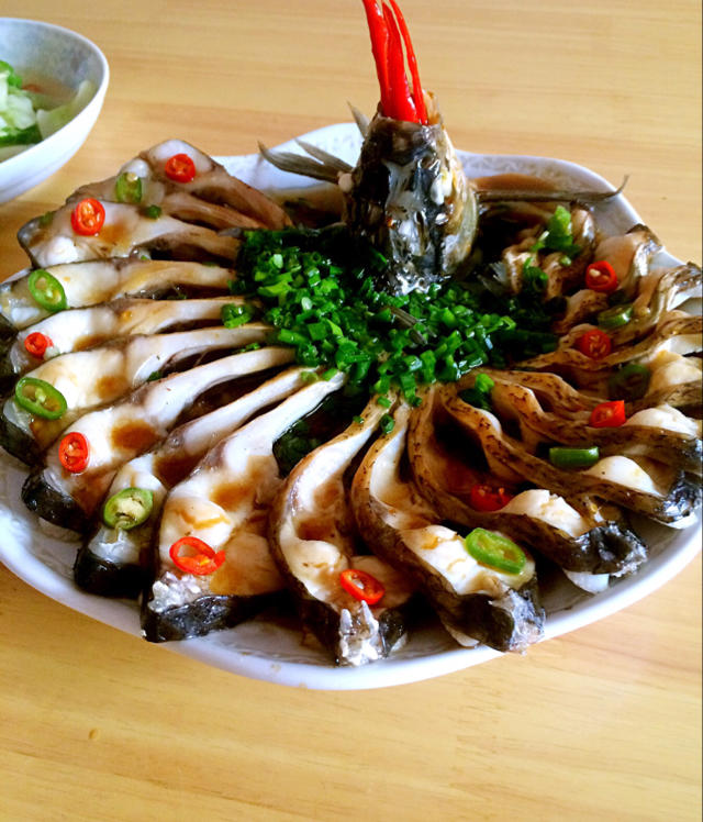 孔雀开屏清蒸鱼