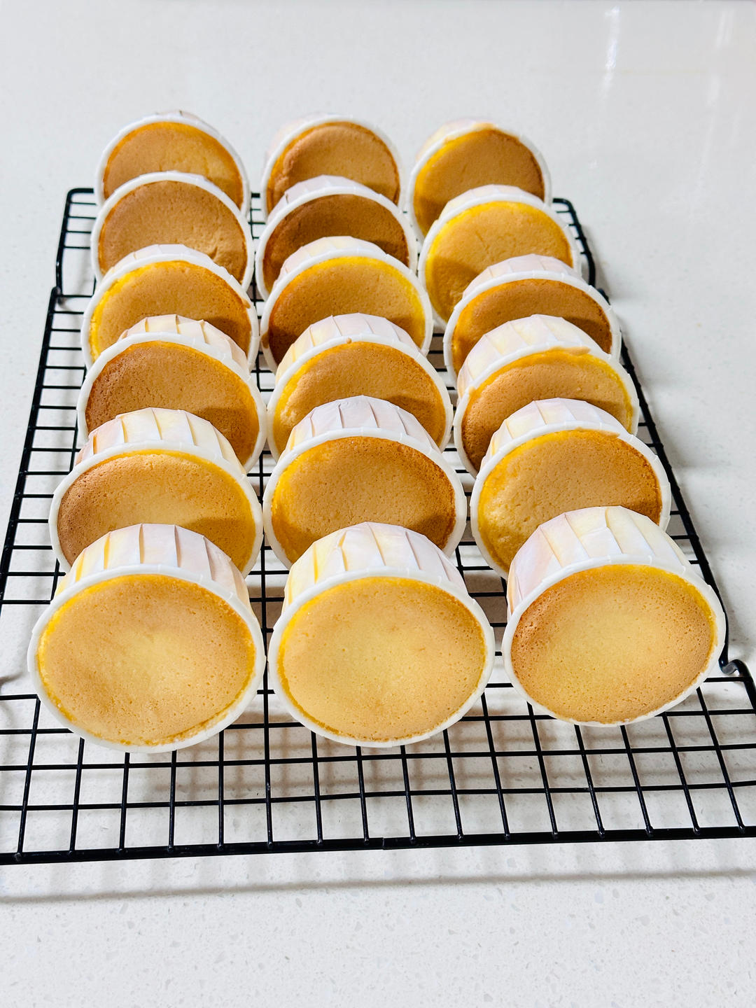 不塌陷不开裂不缩腰杯子蛋糕分享