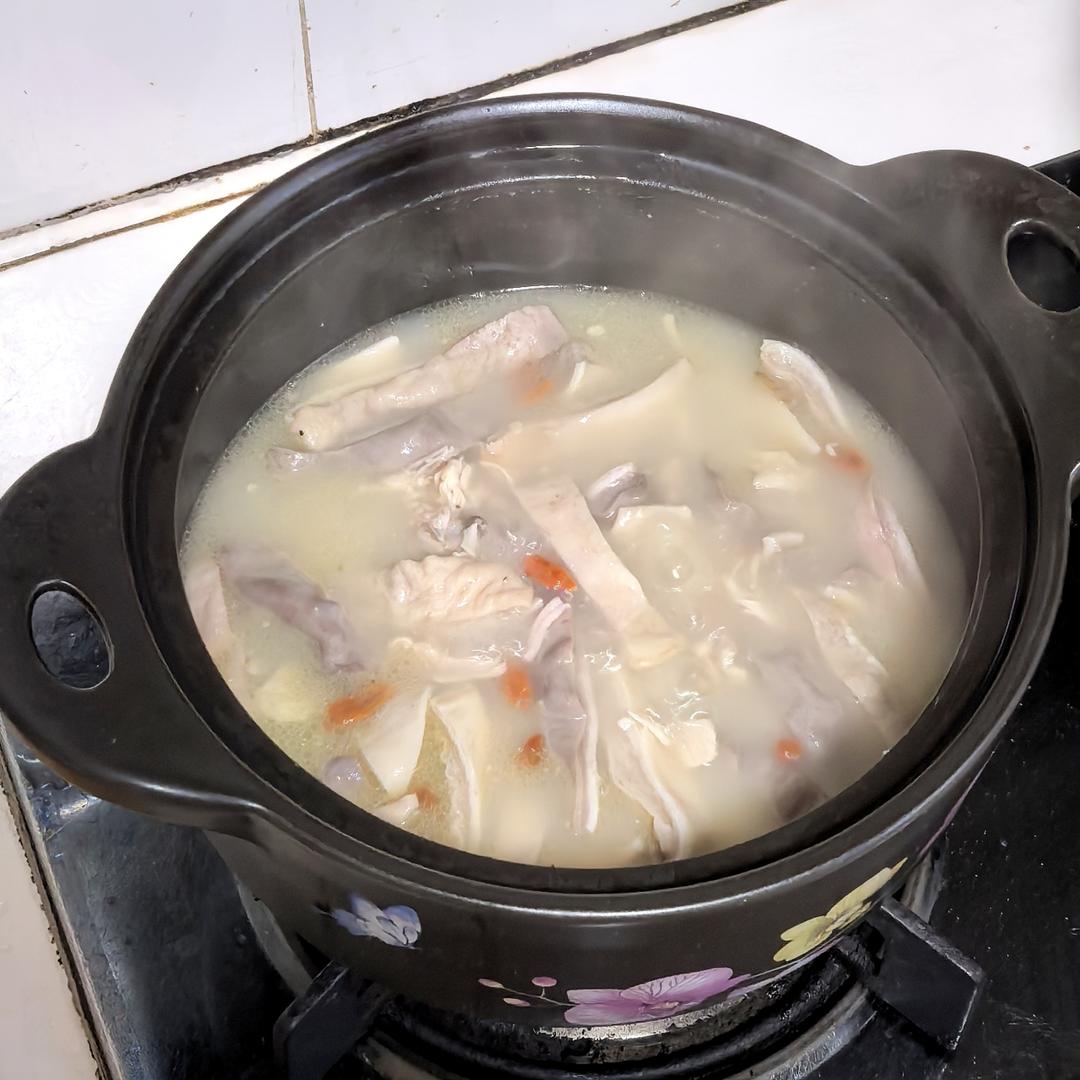 〈胡椒猪肚鸡汤〉，我超级喜欢的味道，欣小厨 😏
