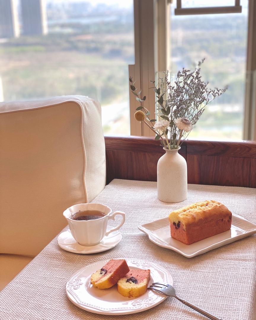 粉红蔓越莓双色磅蛋糕