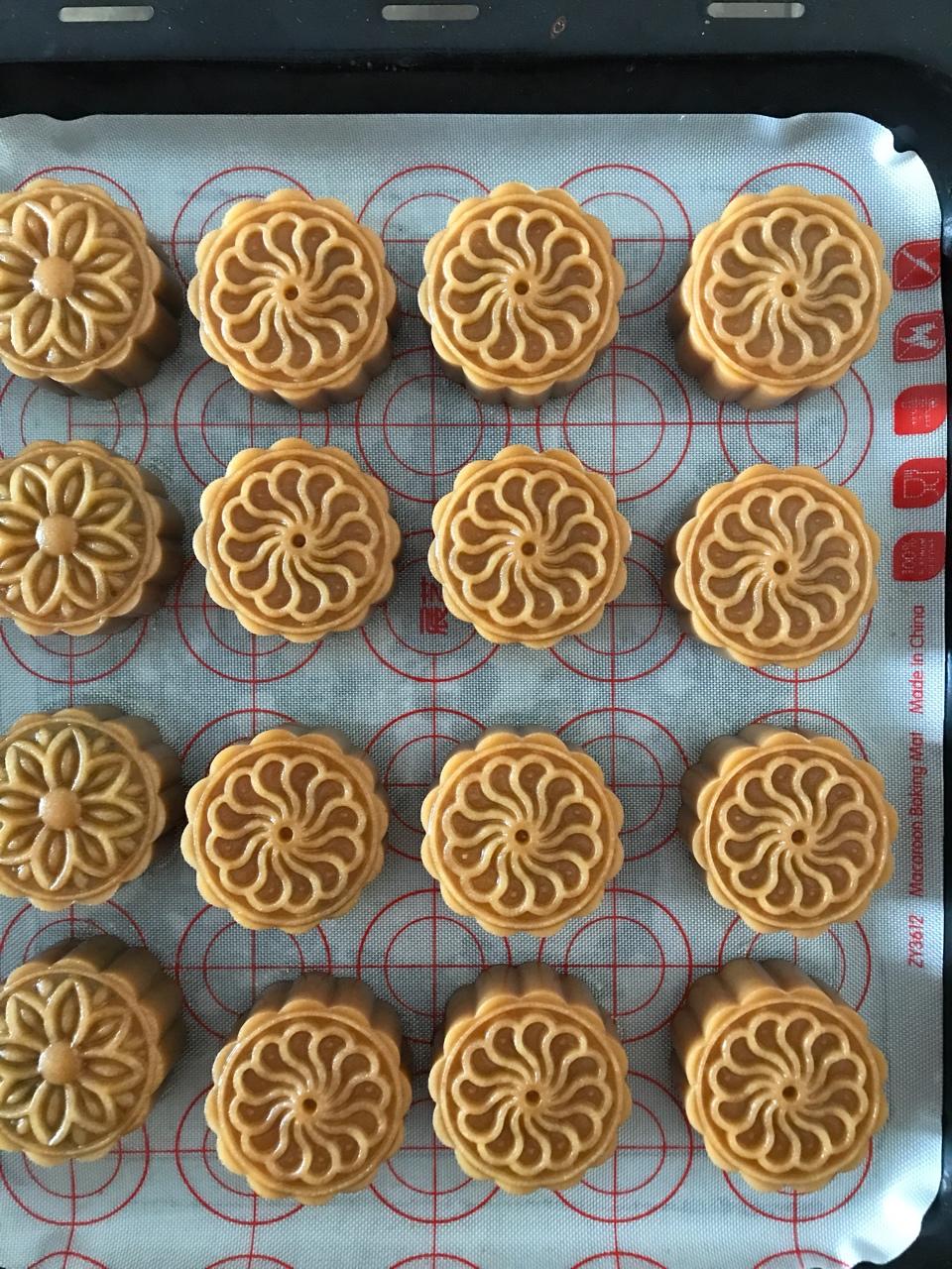 广式月饼——蛋黄莲蓉月饼