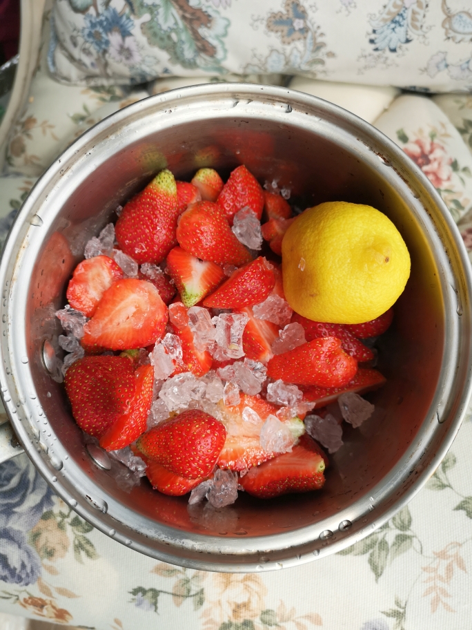 草莓果酱的做法