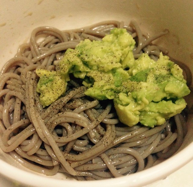牛油果拌荞麦面（健康无油）