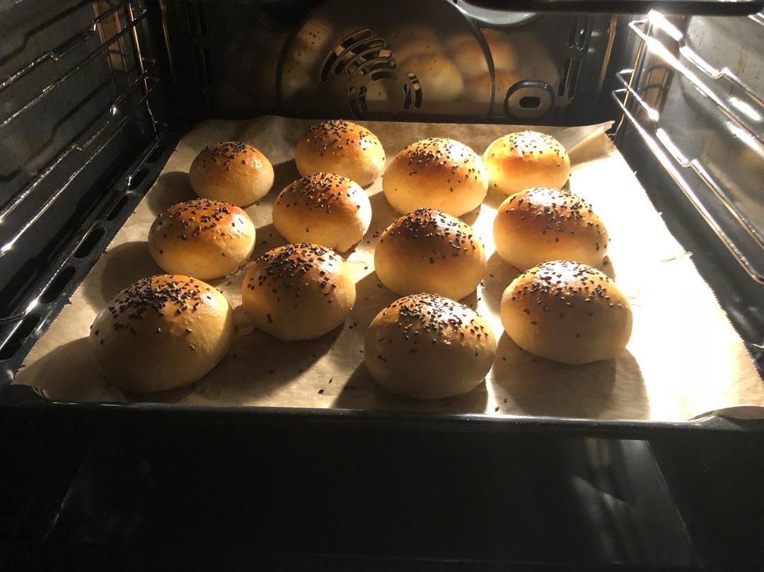 椰蓉奶油小蘑菇面包