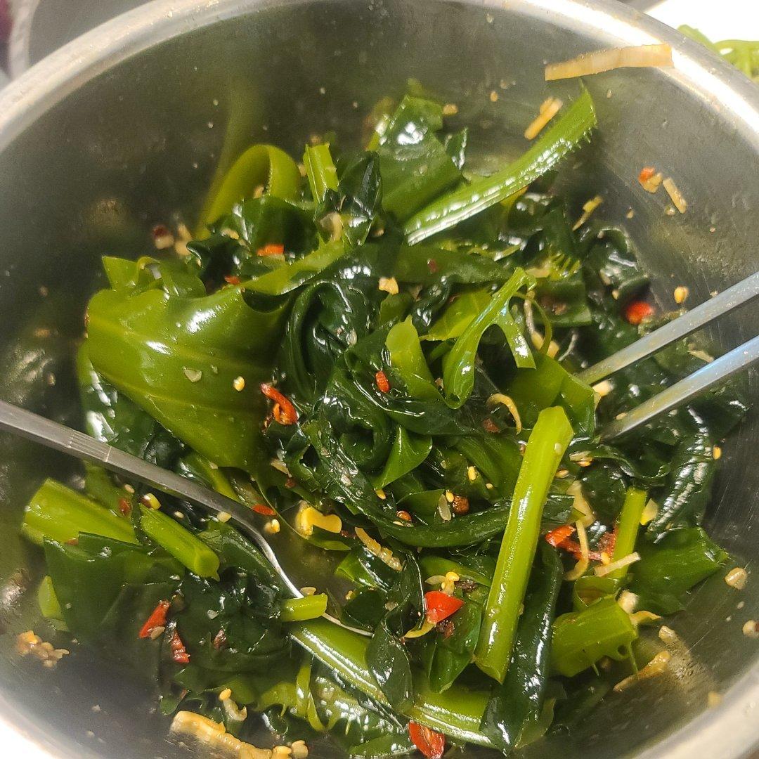 凉拌海带丝（酸辣麻香）爽口开胃咸甜适宜（配自制辣椒油方法）