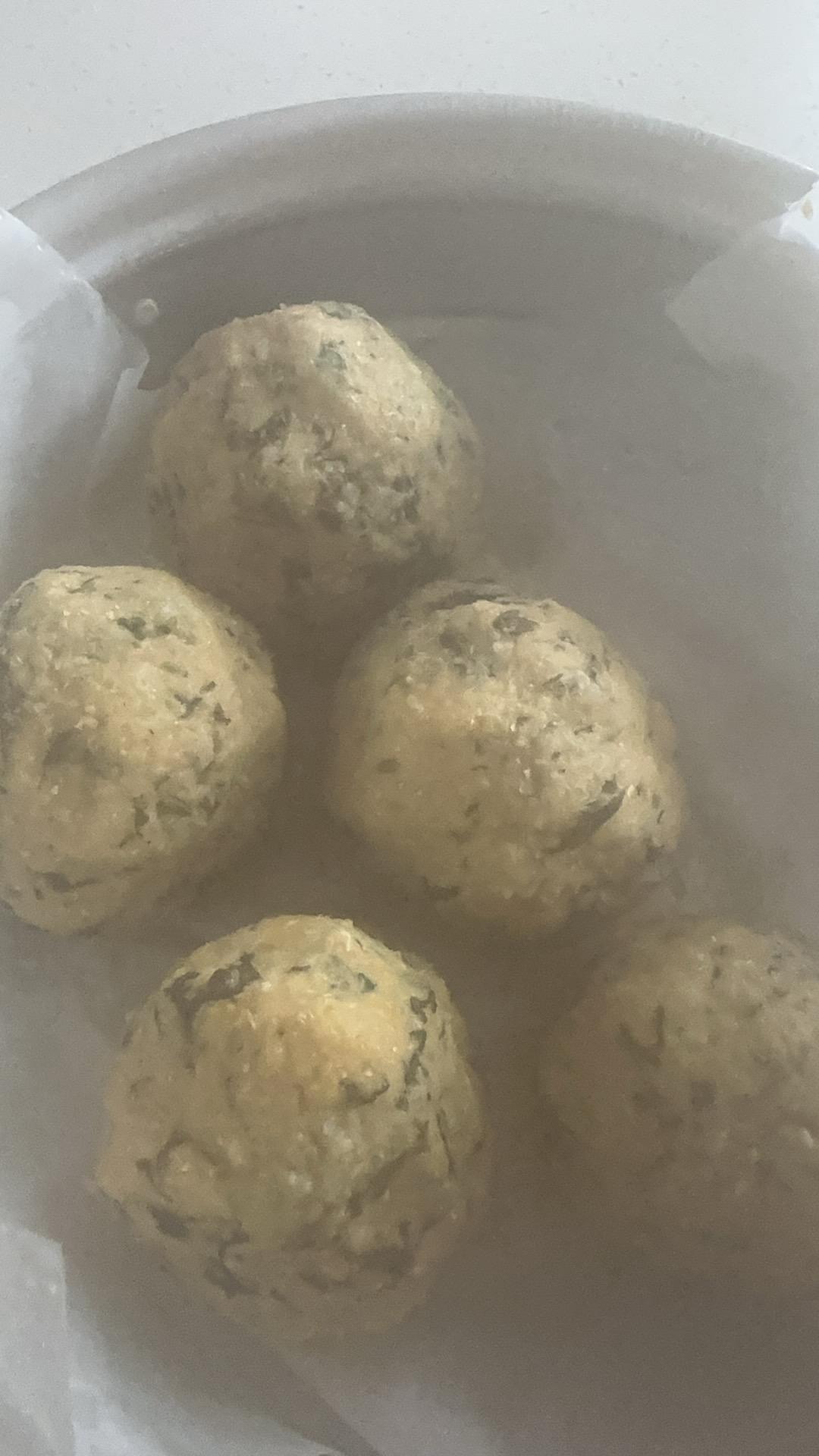 粗粮美味——翡翠芹菜窝窝头
