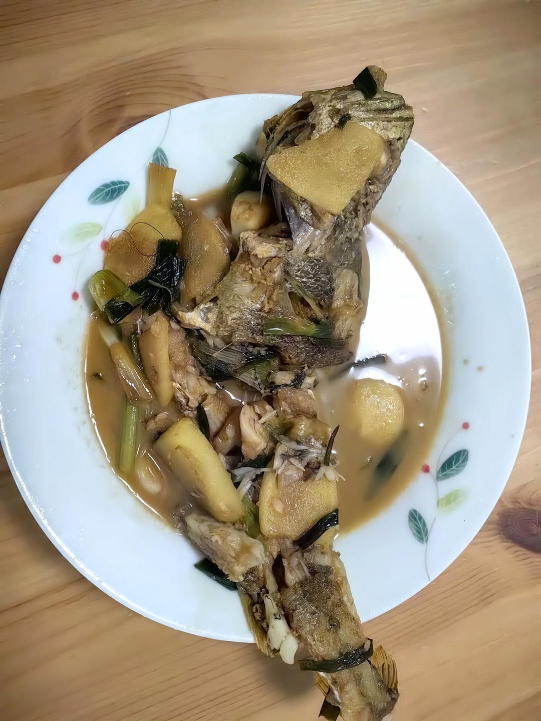 私房红烧黄花鱼，边吃边想念~