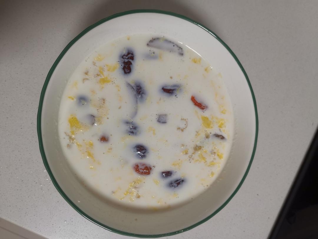 牛奶鸡蛋燕麦粥
