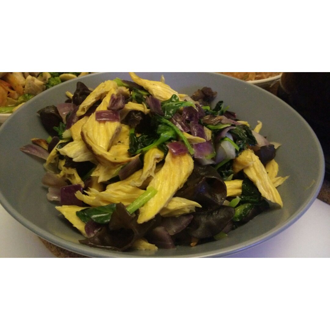 洋葱木耳炒腐竹