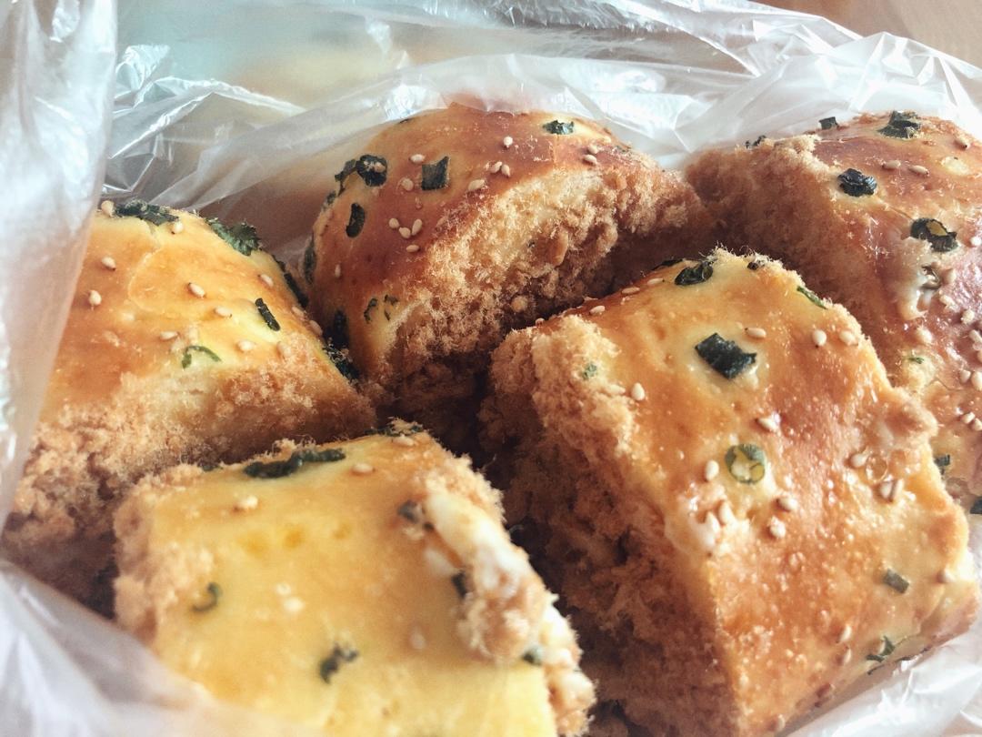 香葱肉松面包卷