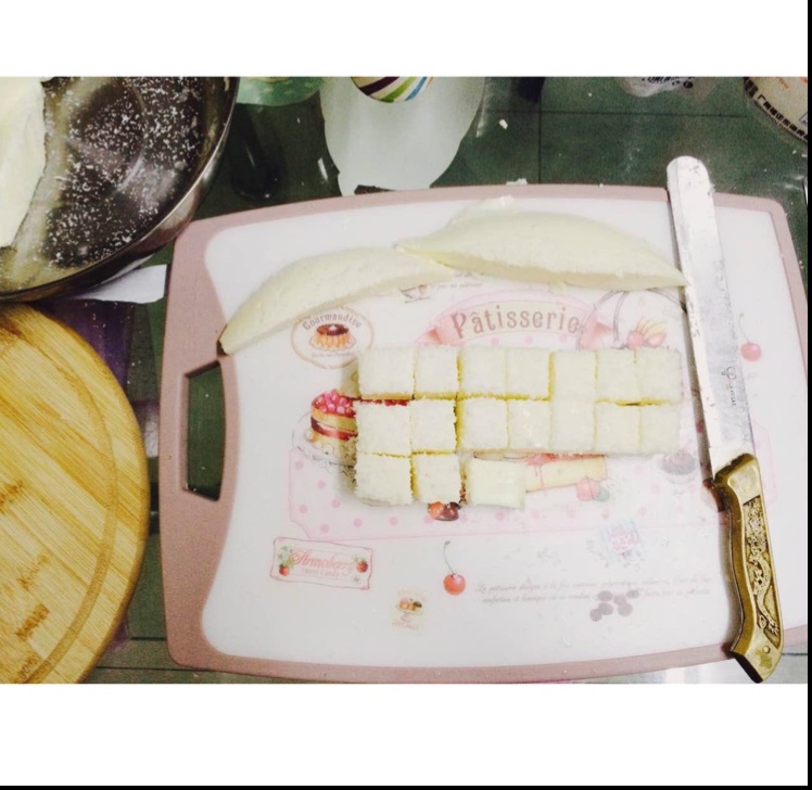 椰丝牛奶小方糕