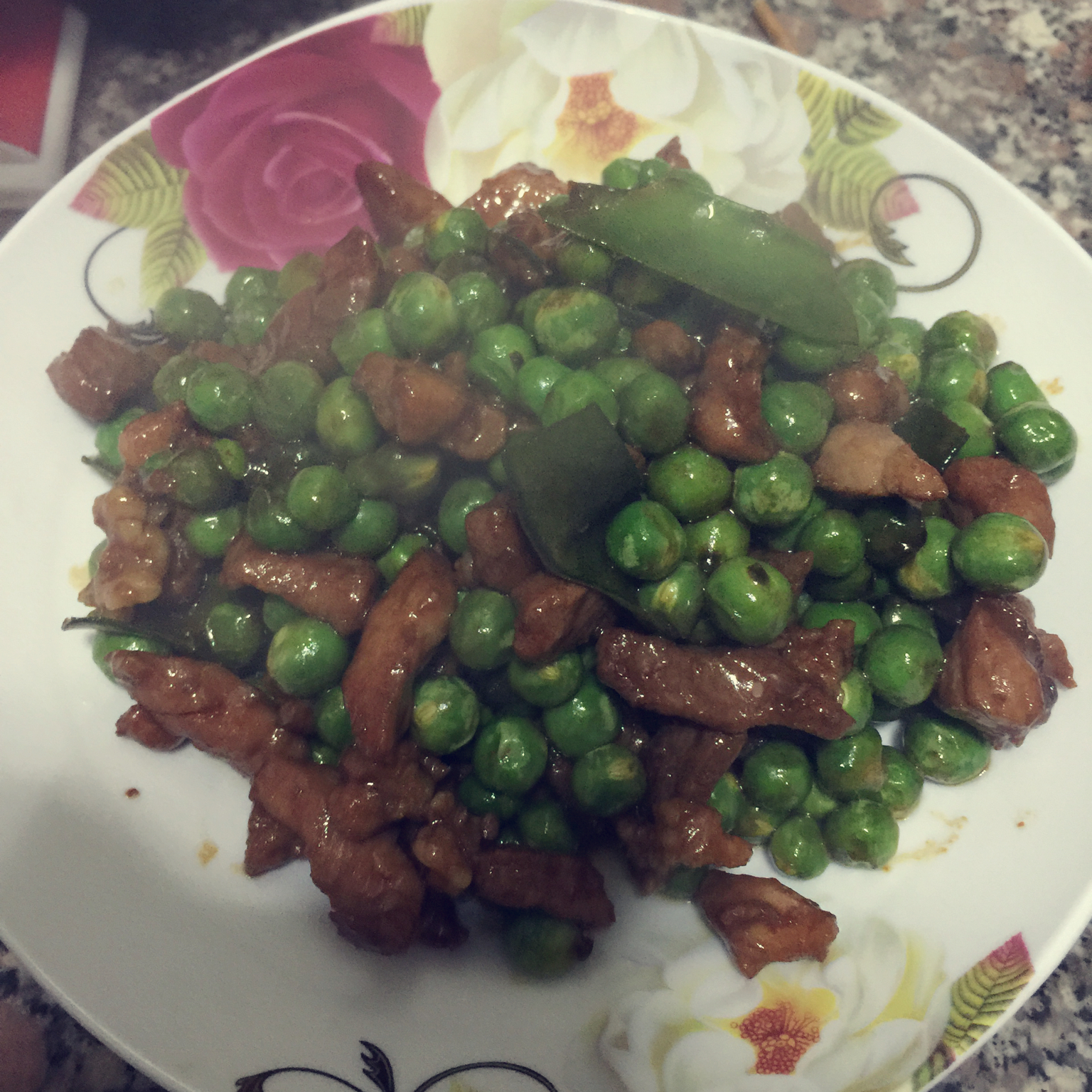 豌豆炒肉丁