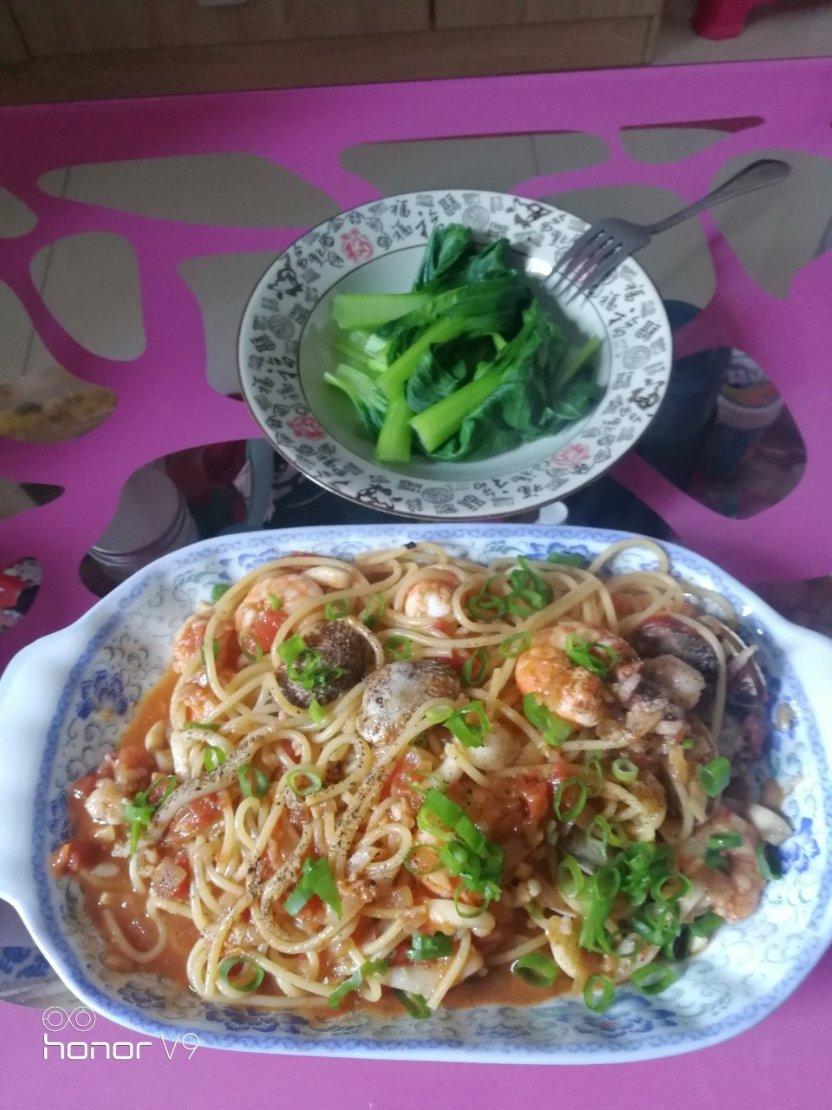 汤汁浓郁又鲜美的海鲜茄汁意面