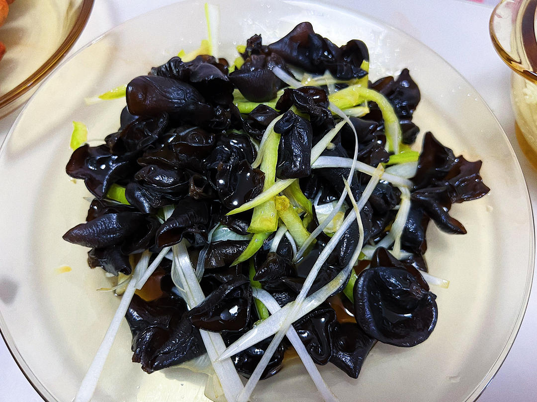 【凉拌木耳】按照我的做法，比饭店还好吃！调味汁是关键~好吃到停不下来