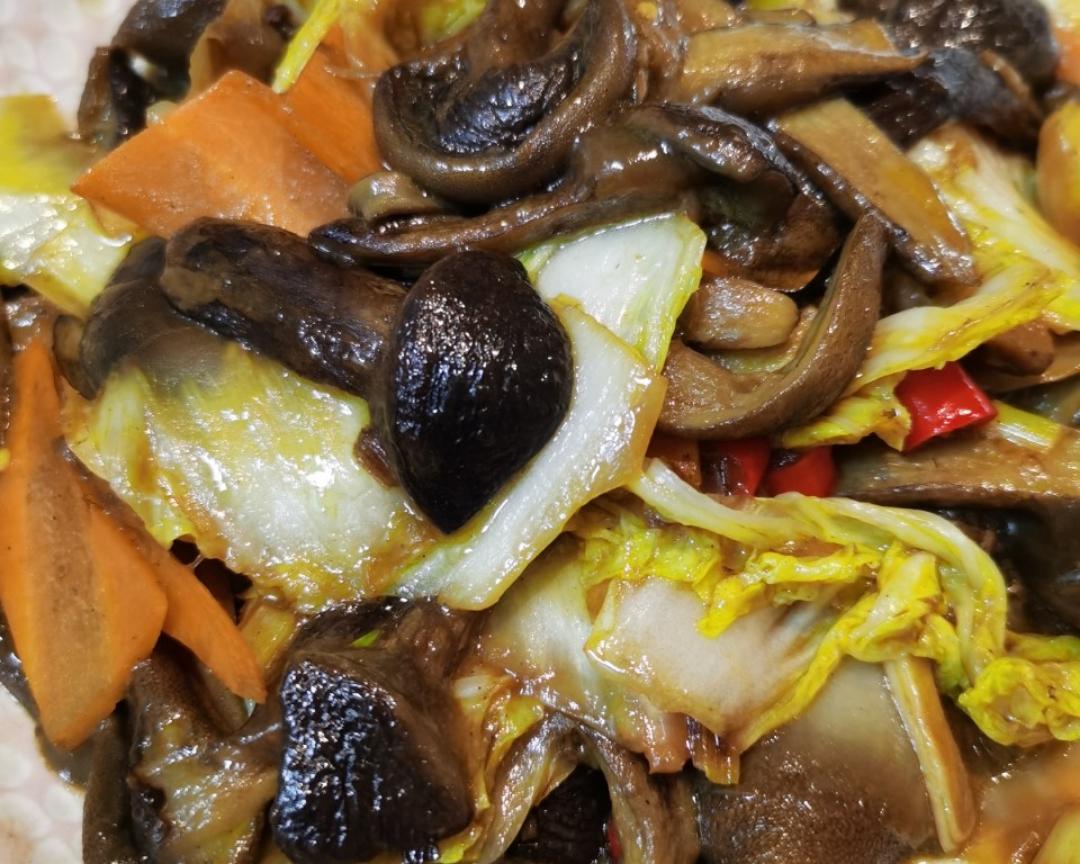 白菜炒蘑菇（野生菌）