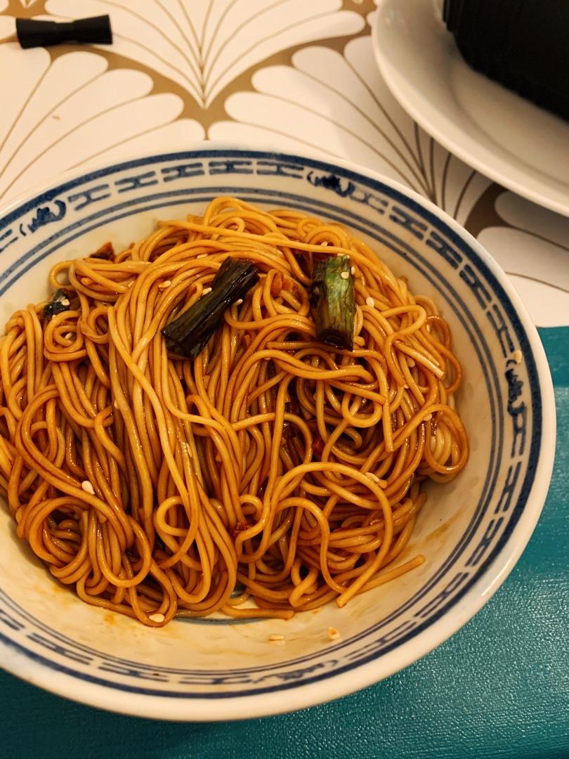 10分钟搞定的一碗葱油拌面