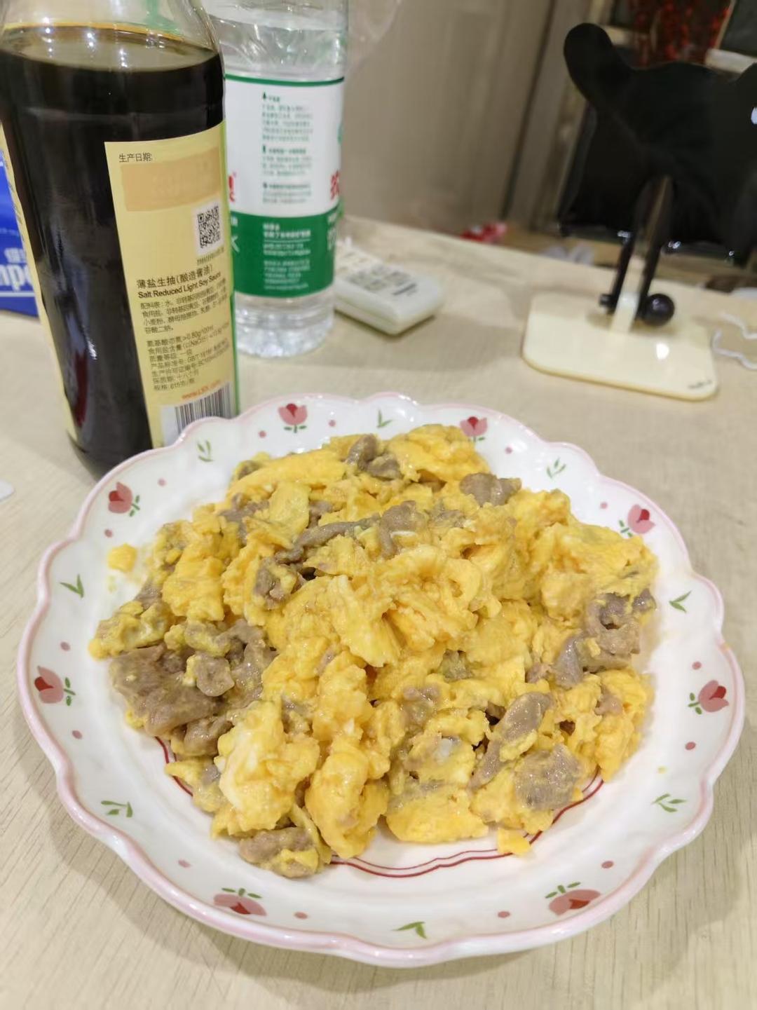 滑蛋牛肉，牛肉滑嫩，鸡蛋松软