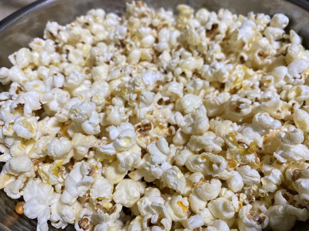 小朋友可以自己做的——燃气灶版焦糖奶香爆米花Caramel Popcorn 🍿️