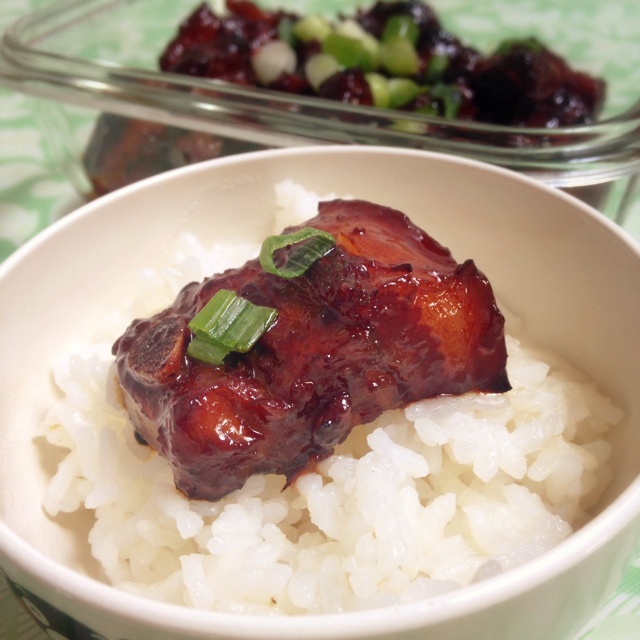 吃着碗里望着锅里的红烧肉