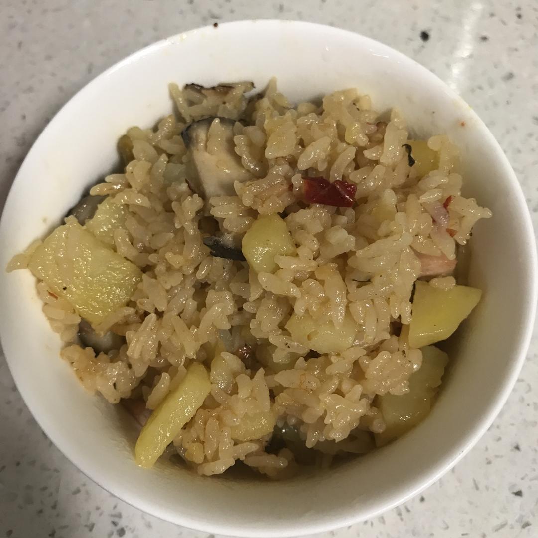 土豆焖饭（电饭锅版）