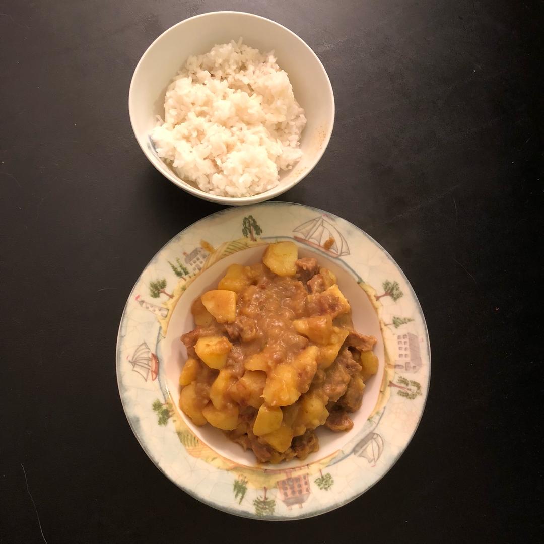 日式咖喱牛肉饭