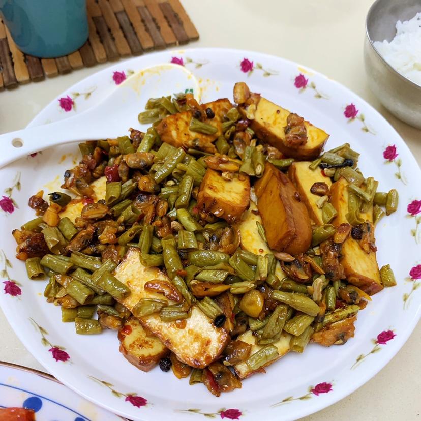 酸豆角炒肉末