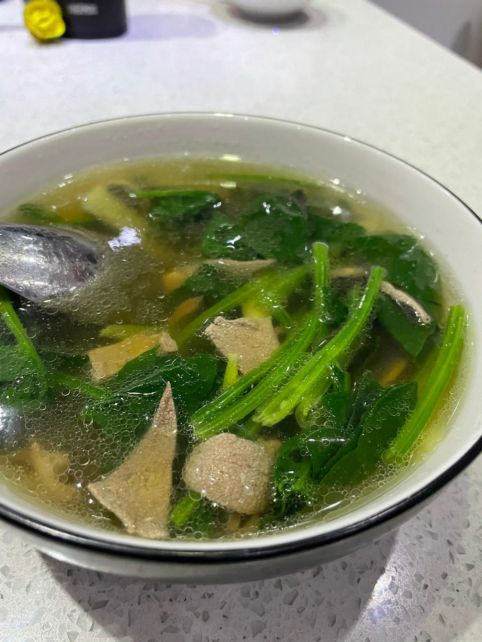 菠菜猪肝汤（猪肝嫩滑汤清澈）