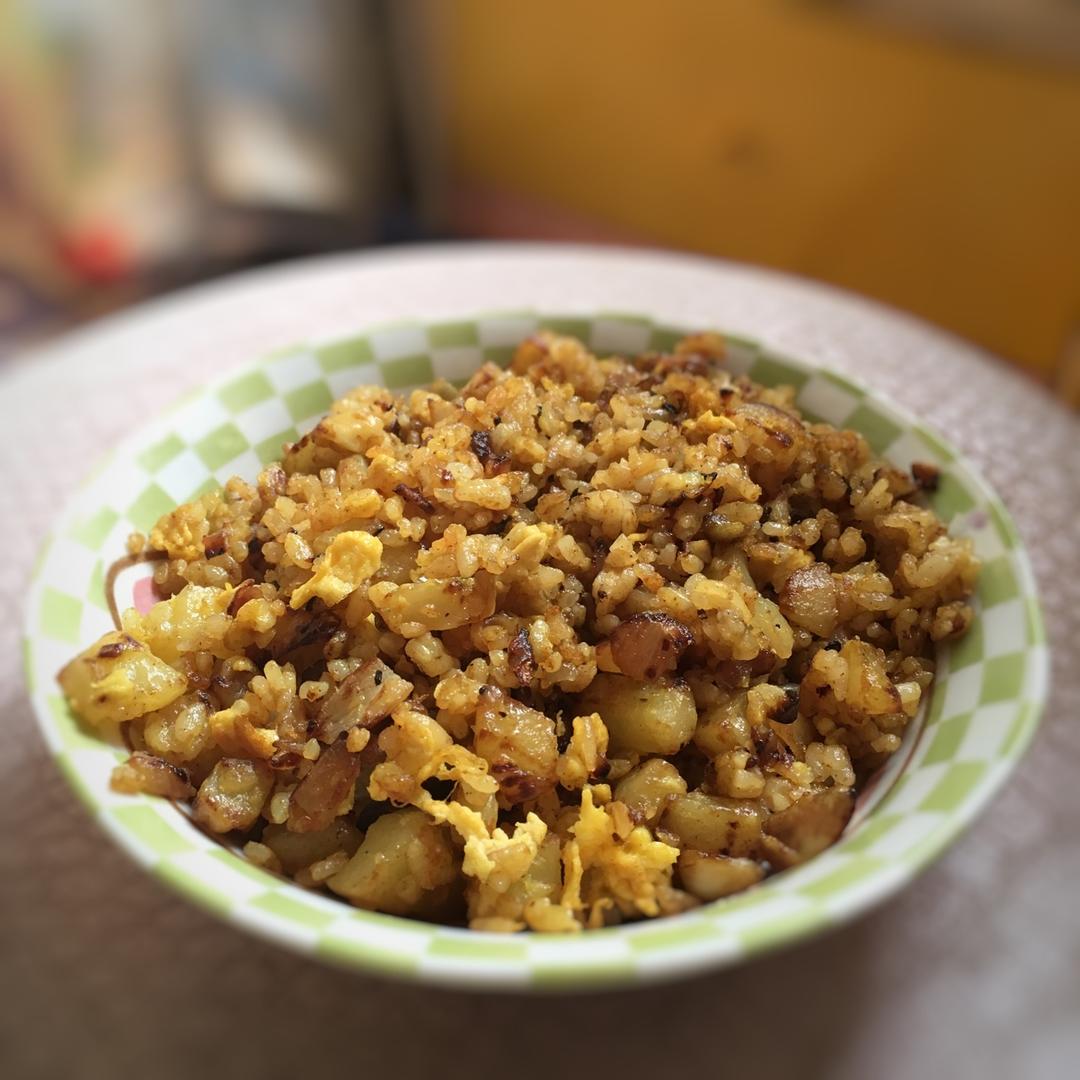 咖喱蛋炒饭