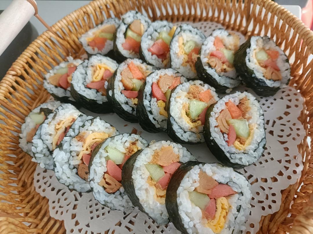 自制寿司（含寿司醋配方和超详细寿司卷法）