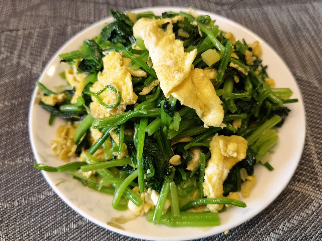菠菜炒鸡蛋的做法