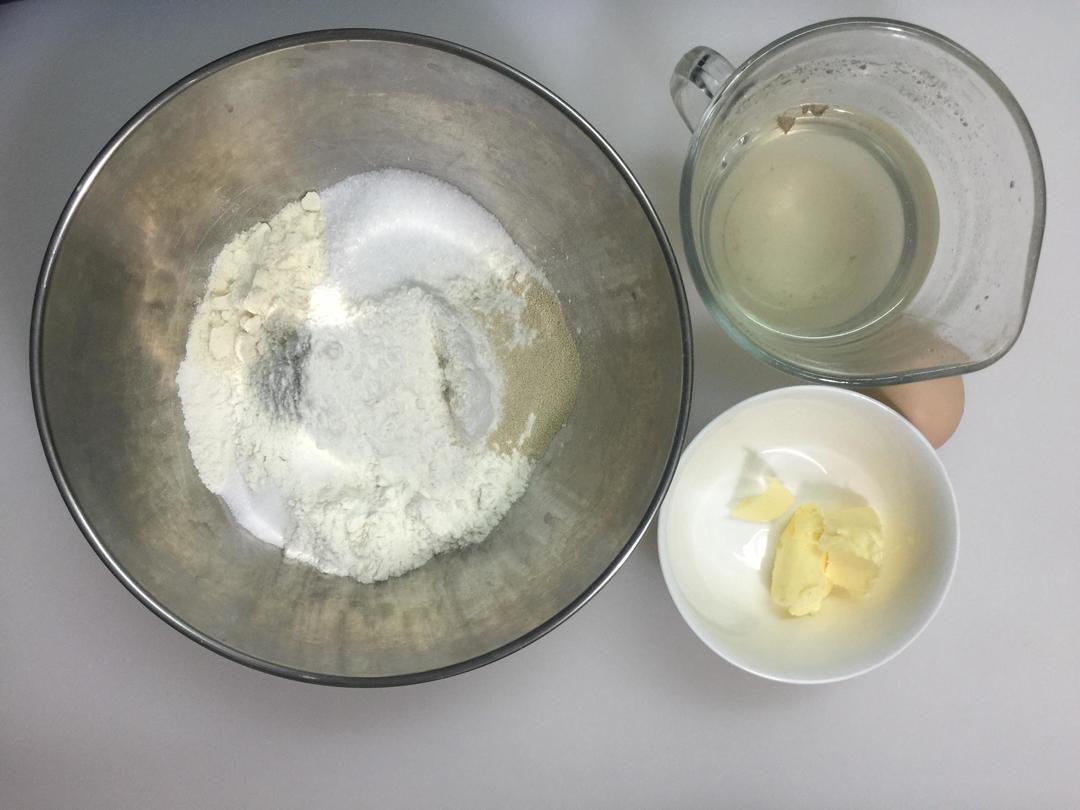 纯奶手撕吐司的做法 步骤1