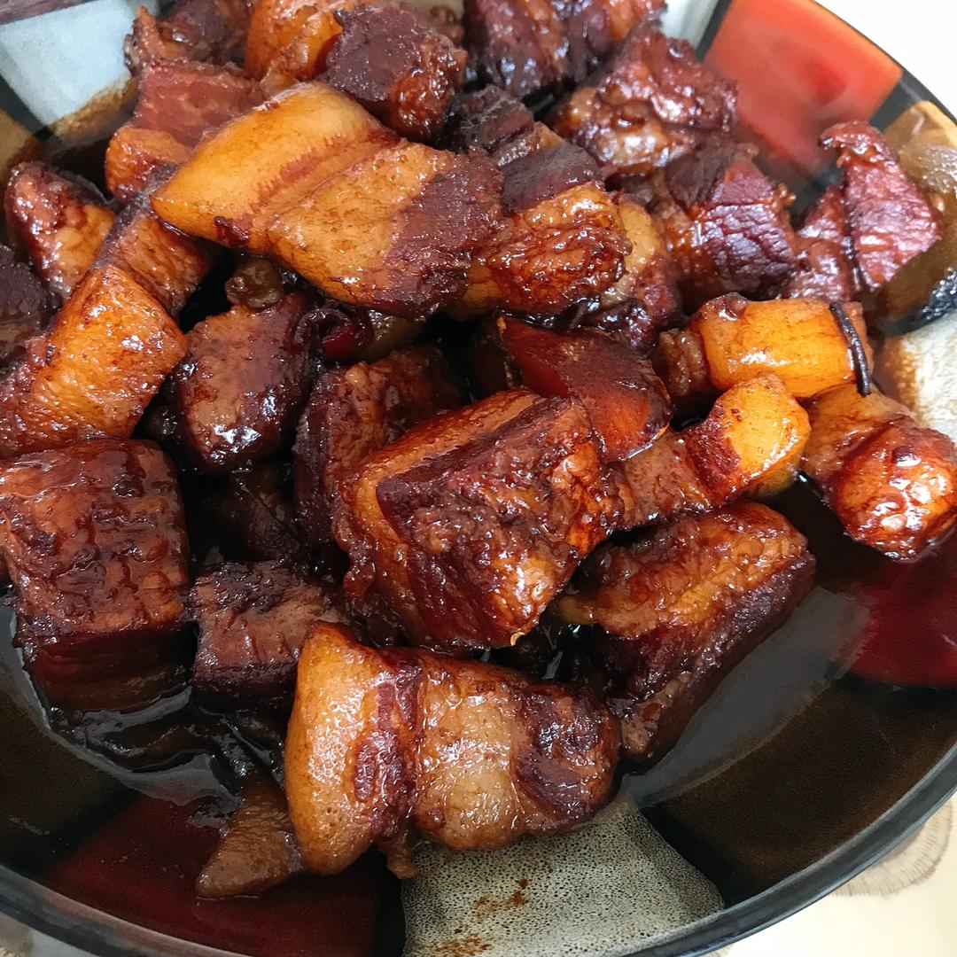 吃着碗里望着锅里的红烧肉